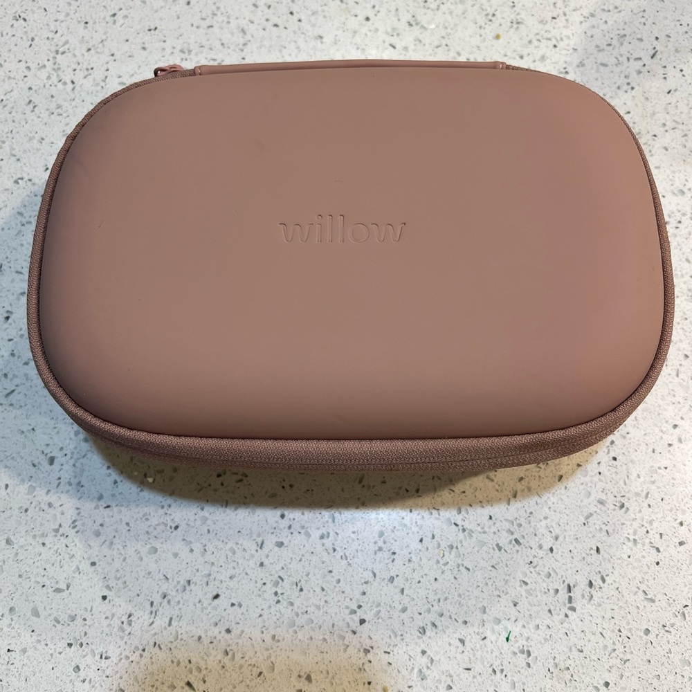Willow Go Pumping Travel Case